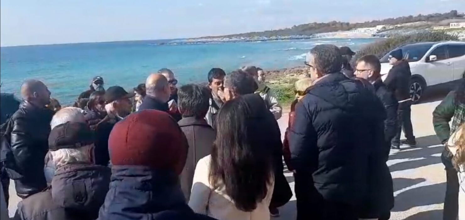 I cittadini della zona Tramontone mare in assemblea