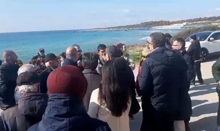 I cittadini della zona Tramontone mare in assemblea
